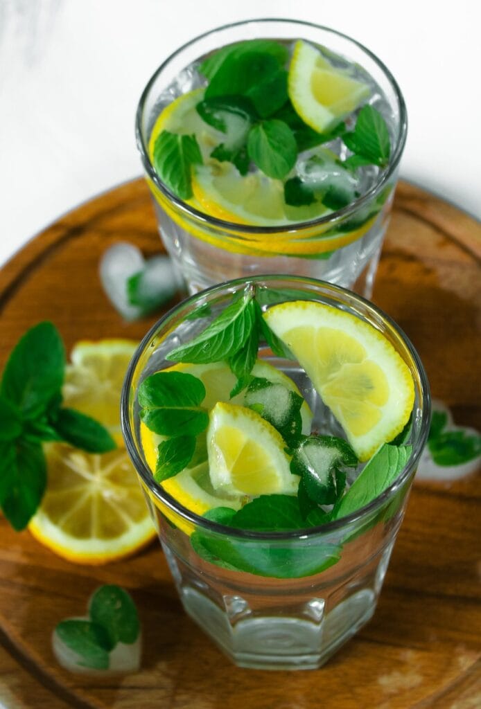 drink, mojito, cocktail, glass, cold, the drinks, summer, fresh, ice, nature, the juice, lemon, freshness, mint, green, juicy